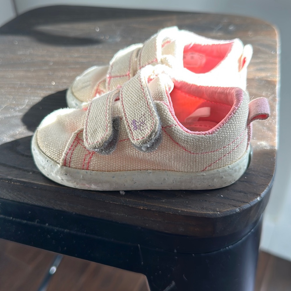 see kai run toddler size 4 velcro shoes, gently used- she grew out quick!